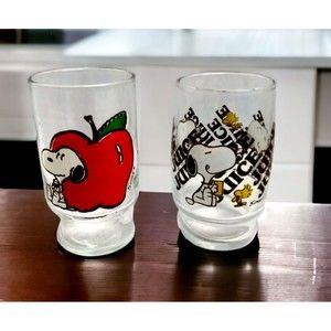 Snoopy Peanuts Juice Glasses Woodstock Apple Schulz (Lot of 2) VTG 1968